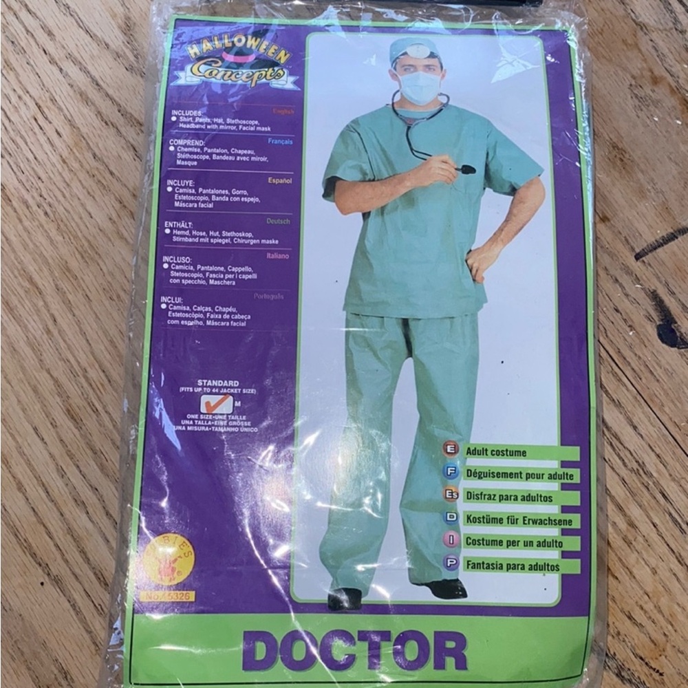 Halloween Doctor Costume Adult

New in package 
Fits up to 44 jacket size